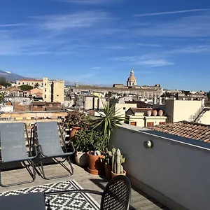 Tricora Sicilian , Catania-Fontanarossai nemzetközi repülőtér Olaszország
